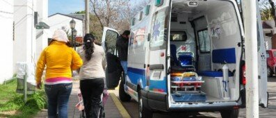 Fue a despertar a su hija para llevarla a la escuela y la encontró muerta