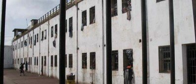 Le apuntan a Díaz y denuncian “horror” en la Unidad 9